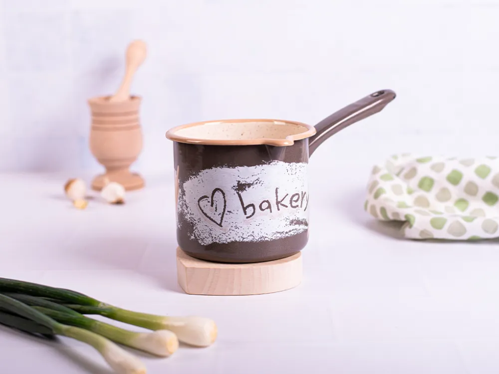 Metalac Cana cu maner lung 1.2l Bakery Metalac email/12cm/1.2l