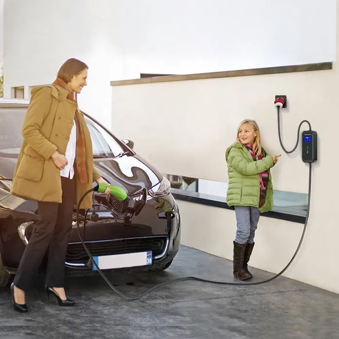 QOLTEC Mobile EV charger with adjustable 2in1