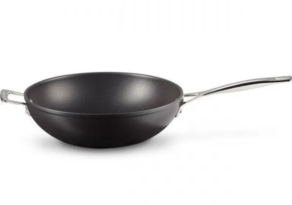 Le Creuset Tigaie wok Le Creuset, D30cm, V4.70L, H11.50cm, Aluminiu eloxat, Invelis antiaderent Toughened 4X, Pentru orice suprafata, Manere fixe nituite, DW Safe