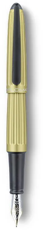 Diplomat Stilou DIPLOMAT Aero, cu penita M, aurita 14kt. - champagne