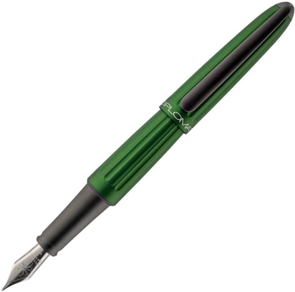 Diplomat Stilou DIPLOMAT Aero, cu penita M, din otel inoxidabil - evergreen
