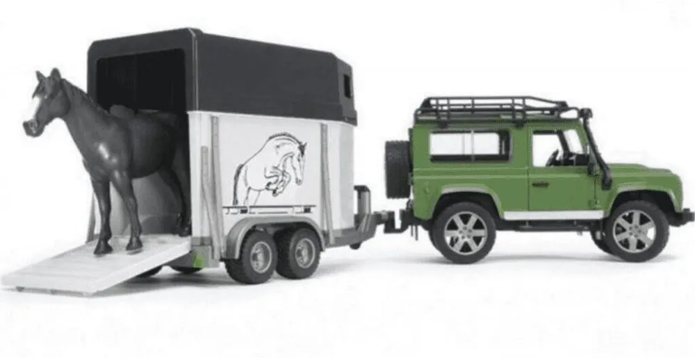 Masinuta BRUDER Land Rover cu remorca pentru cai si figurina