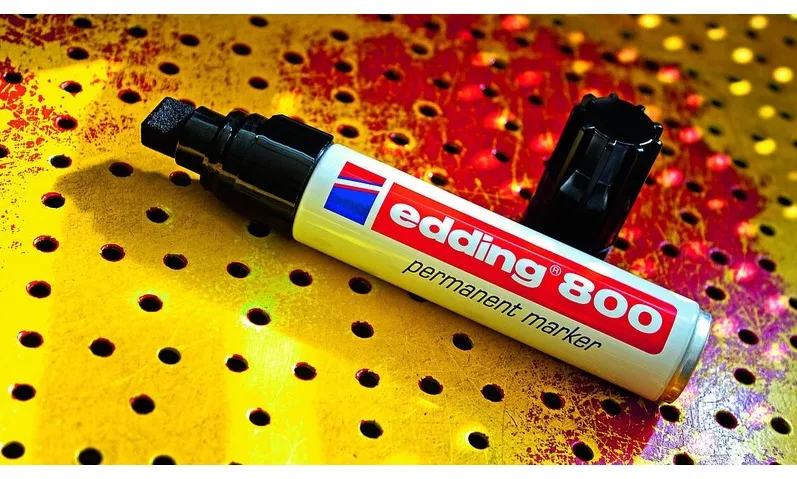 Marker permanent Edding 800, corp din aluminiu, varf 4-12 mm, verde