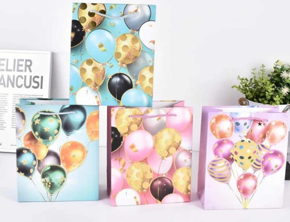Punga cadou, carton mat 210g, design Balloons, 18x23x10cm, modele asortate