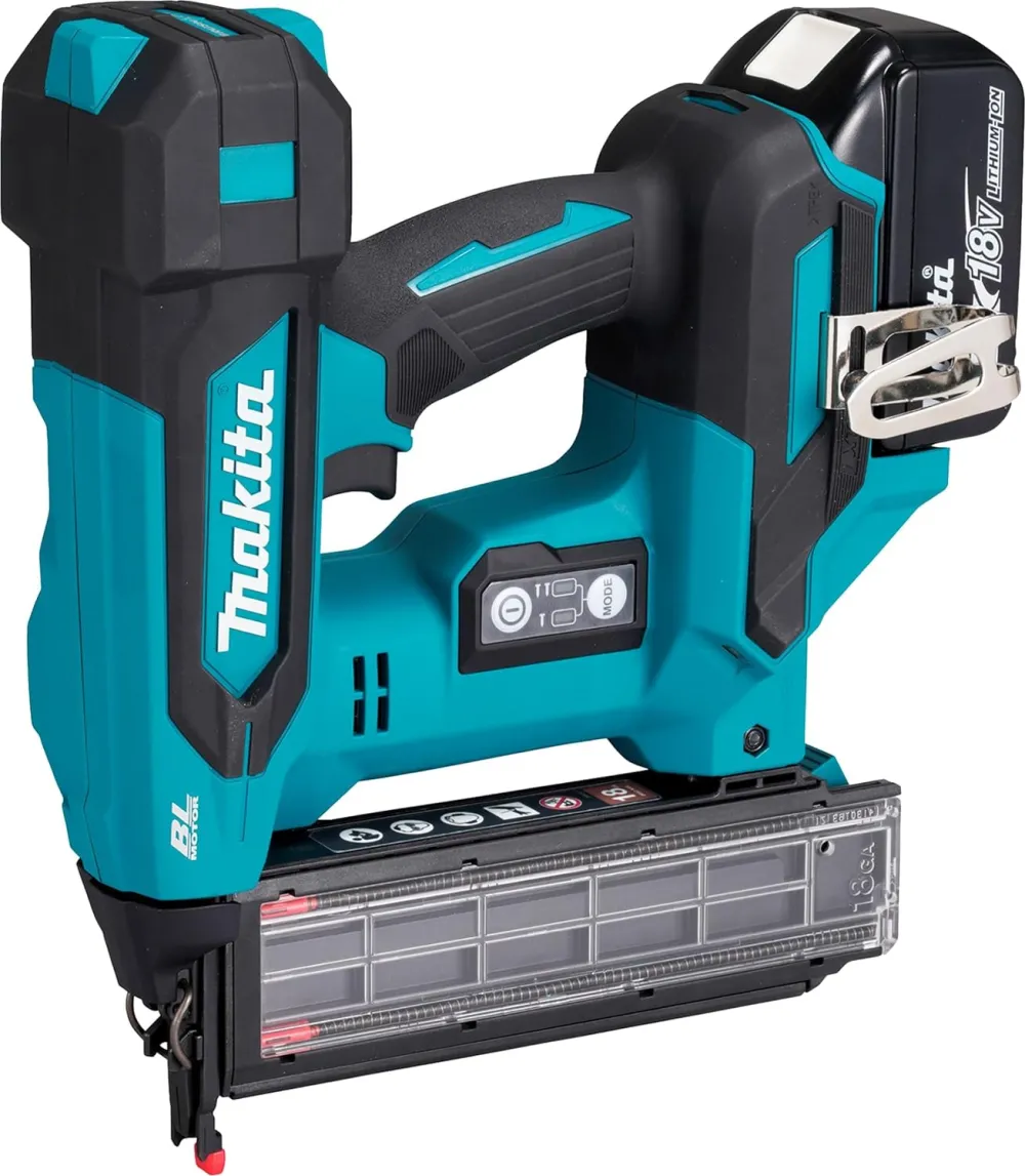 Pistol de cuie cu acumulator Makita DBN501RTJ 18 V 50 mm cu 2 acumulatori si incarcator