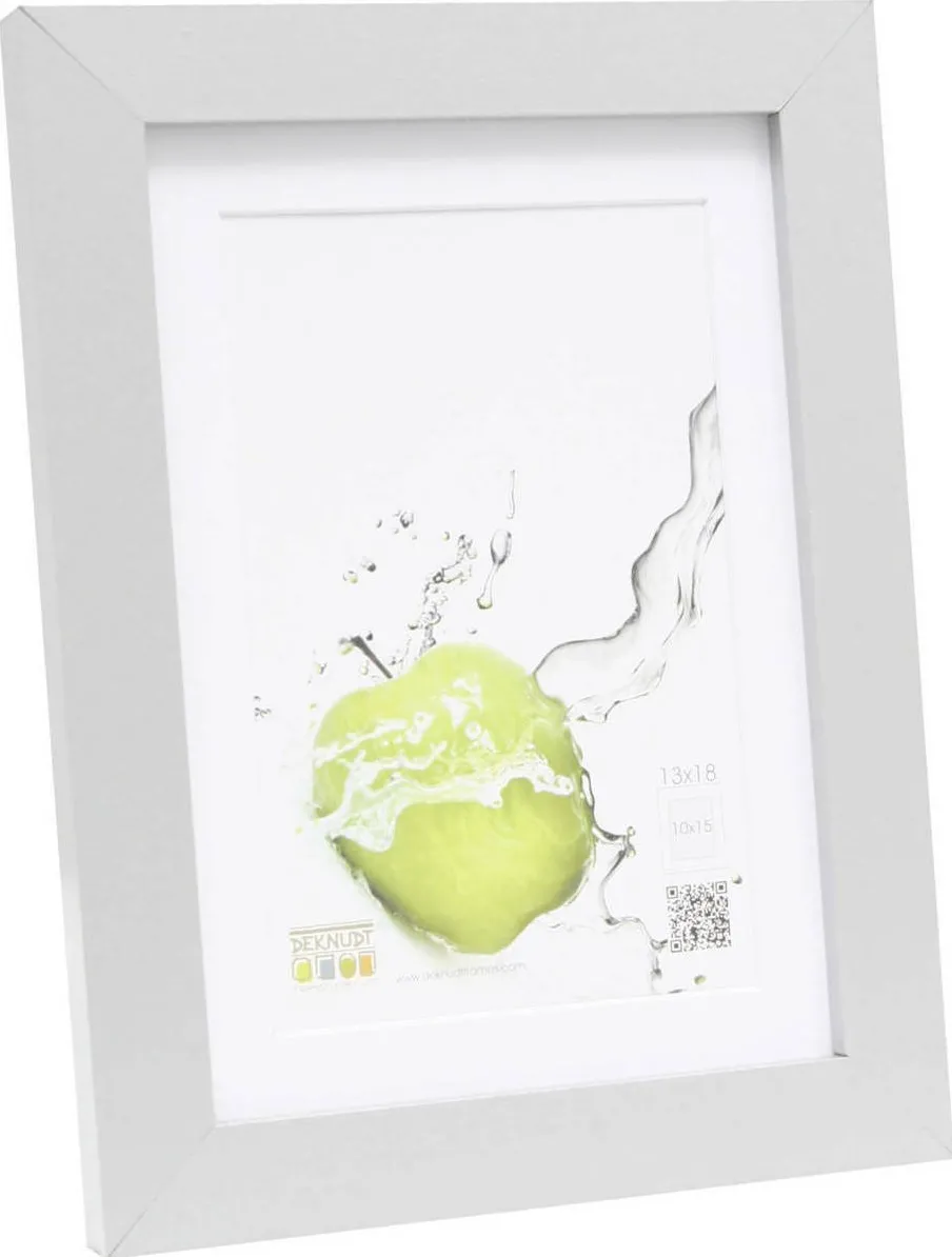 Rama foto Deknudt S66KD1 P1 13x18 cm argintie cu passepartout