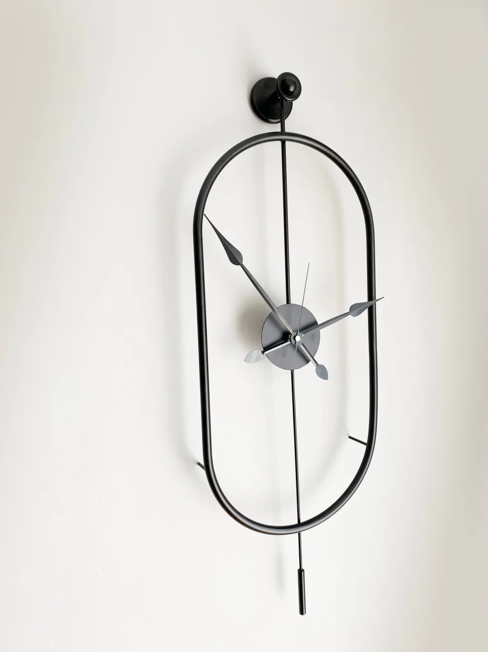 Ceas de perete din metal Wallity Mclock-00104, Negru