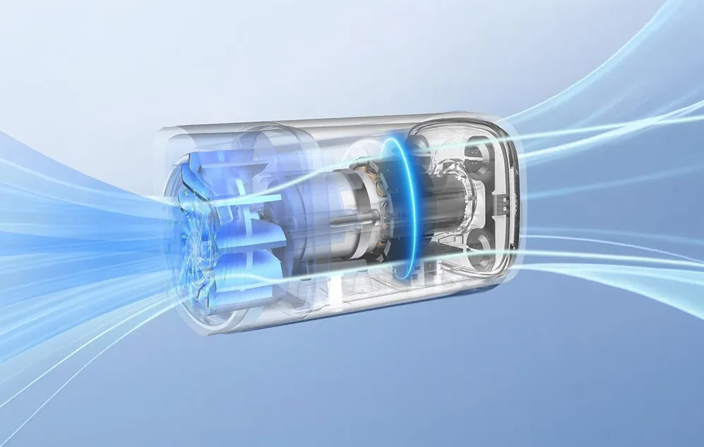 Pompă electrică cu componente interne vizibile pe un fundal albastru